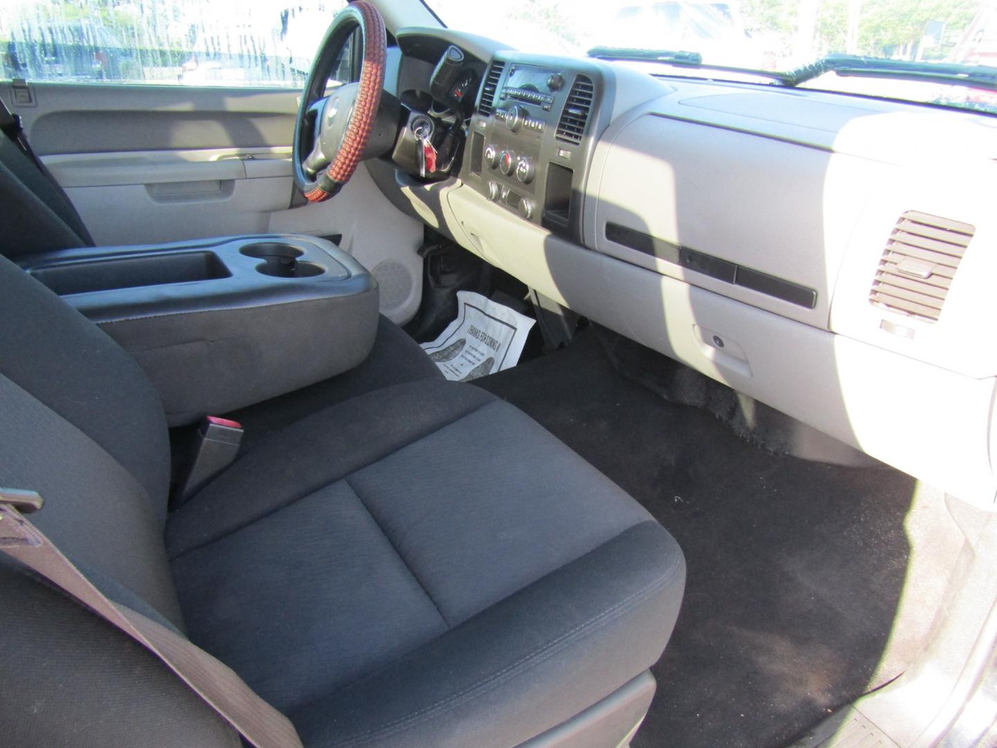 2013 Black /Black Chevrolet Silverado 1500 Work Truck 2WD (1GCNCPEX3DZ) with an 4.3L V6 OHV 12V engine, Automatic transmission, located at 15016 S Hwy 231, Midland City, AL, 36350, (334) 983-3001, 31.306210, -85.495277 - Photo#7